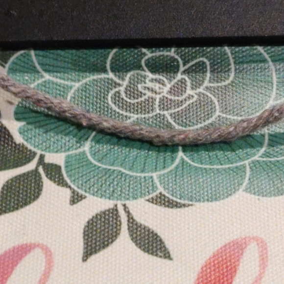 Add a touch of nature to any room with this beautiful hand-painted floral sign. - Picture 2 of 8